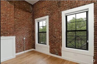 Building Photo - 102 Forsyth St