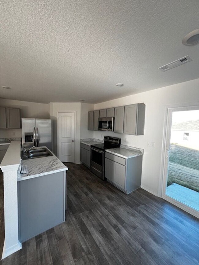 5120 Red Fox Trl, Bauxite, AR 72011 House Rental in Bauxite, AR