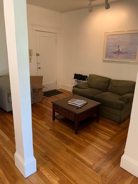 Foto del edificio - 1870 Commonwealth Ave