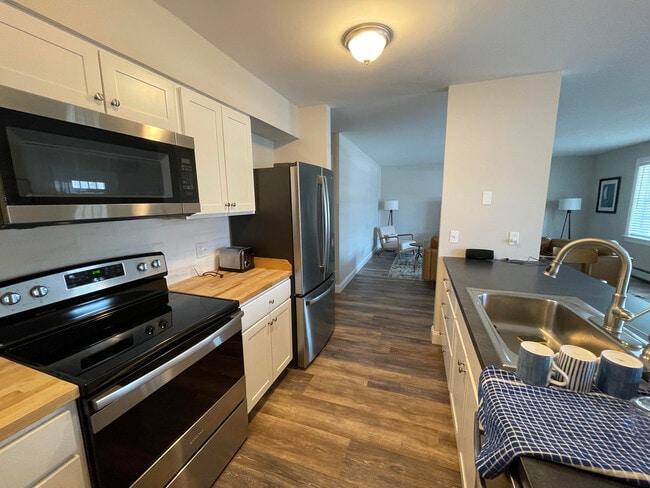 Foto del edificio - 91 Village Green Cir