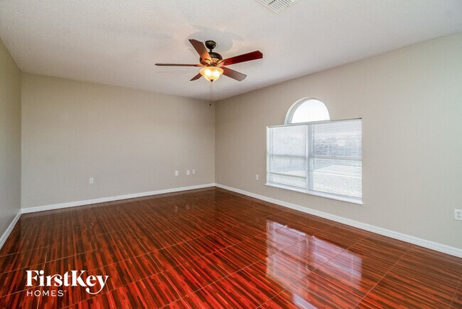 Building Photo - 127 Barrington Dr