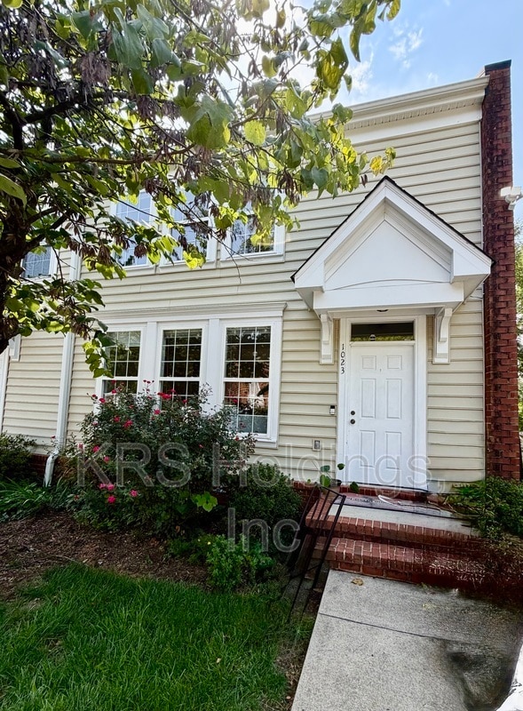 Building Photo - 1023 Carrington Pl