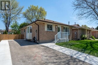 Building Photo - 98 Carlyle Dr