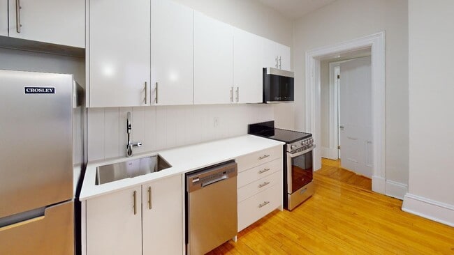 Building Photo - 143 MacLaren