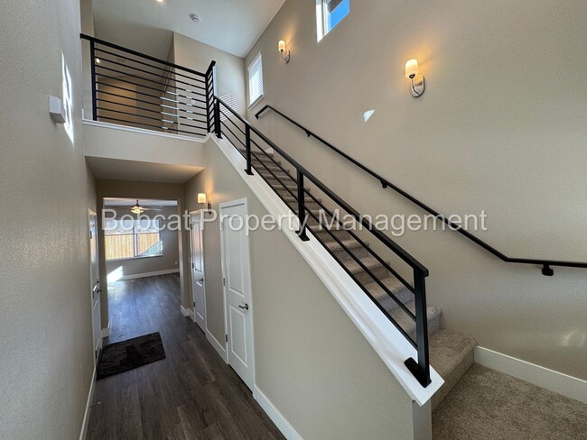 Foto del edificio - Brand New 3 Bedroom, 2.5 Bath Townhome in ...