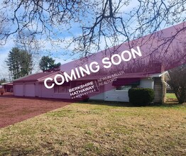 Building Photo - 530 Parkview Dr