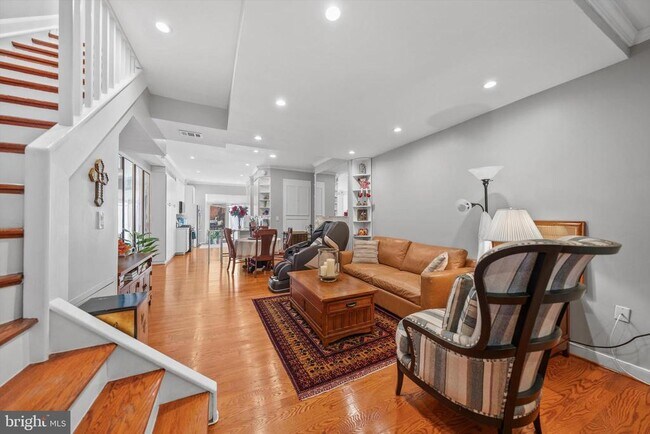 Foto del edificio - 211 F St NE