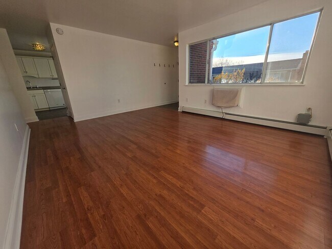 Foto del edificio - Bright 1 Bedroom Home - Poughkeepsie, NY