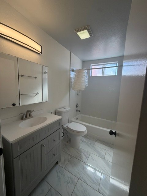 Foto del edificio - 720 N Eucalyptus Ave