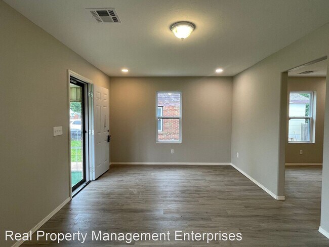 Foto del edificio - 3 br, 1 bath House - 1100 Windemere Dr