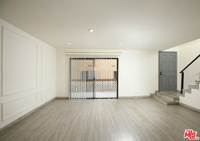 Foto del edificio - 10214 Samoa Ave