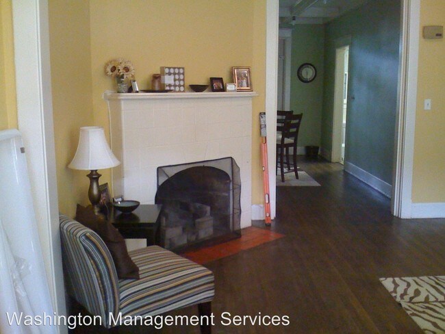 Foto del edificio - 1715 Lanier Pl NW