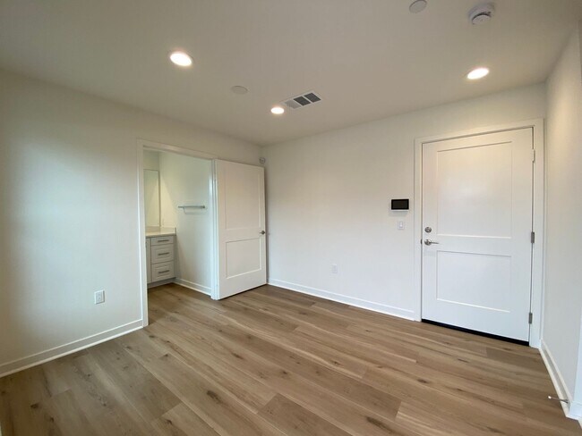 Foto del edificio - New Build 3bd/3bth in Coral Ridge Communit...