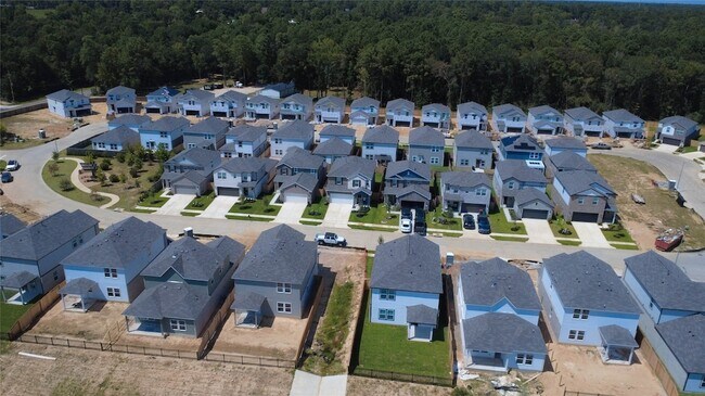 Building Photo - 7739 Bergamot Cir