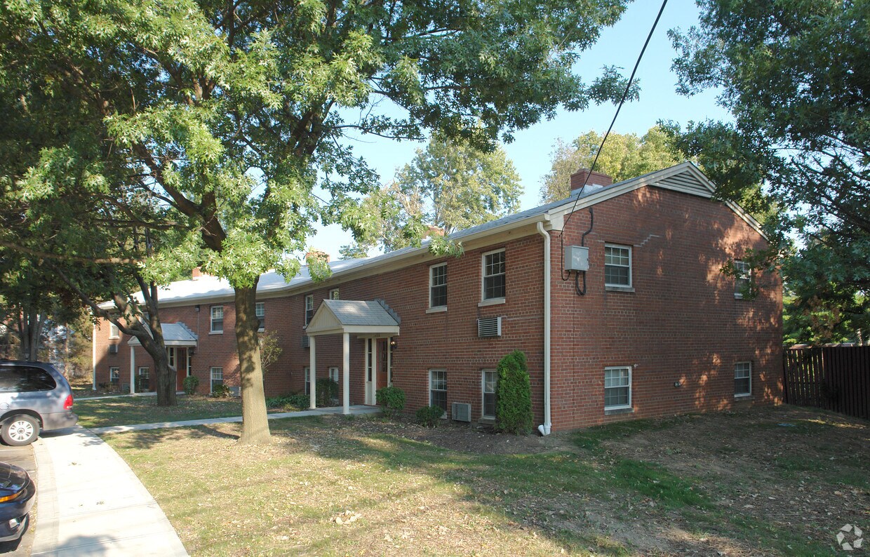 Foto principal - 1430-1440 Ombersley Ln