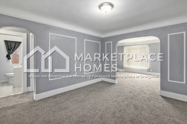 Building Photo - 15061 Pinehurst St