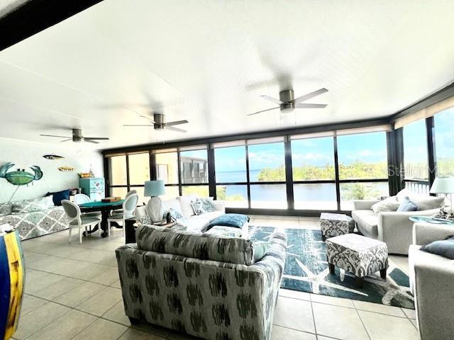 Foto del edificio - 3270 S Shore Dr