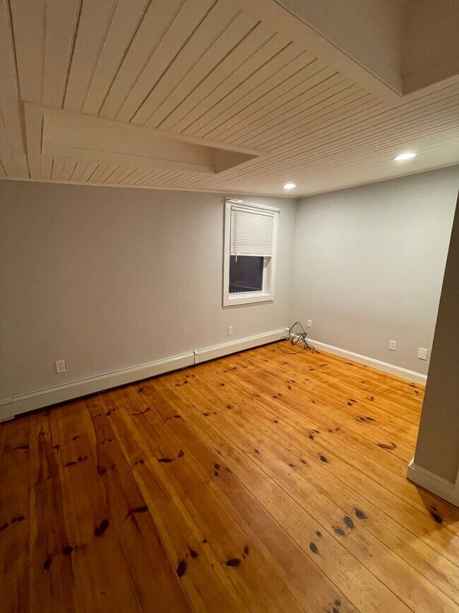 Building Photo - 155 Onset Ave