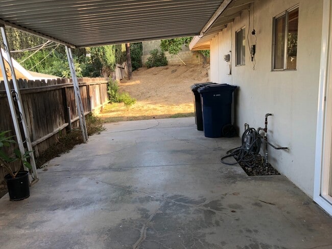 Building Photo - Spacious Home in Blue Zone Loma Linda!