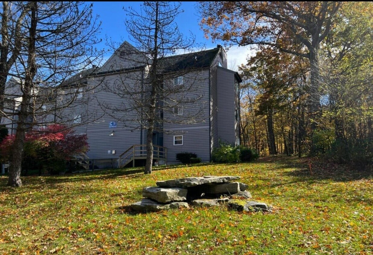 215 East Valley Point Lane, Claysburg, PA 16625 Condo for Rent in