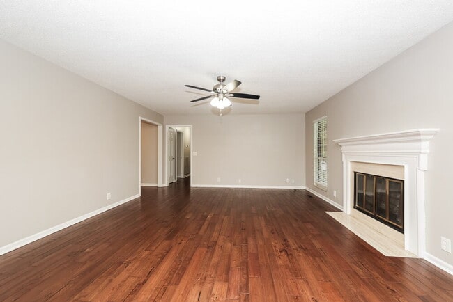 Building Photo - 3933 Hillshire Dr