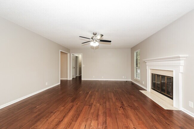 Foto del edificio - 3933 Hillshire Dr