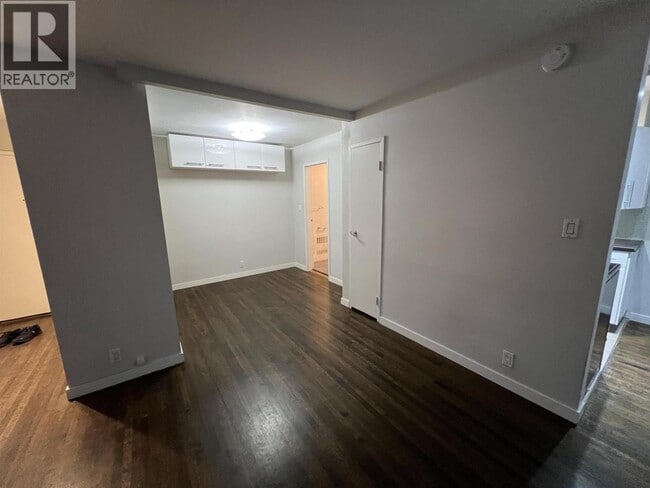 Photo du bâtiment - 1057 Barclay St