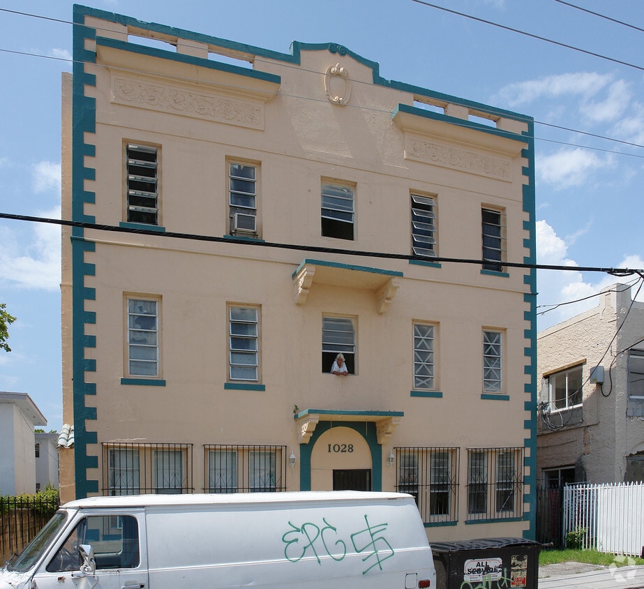 Primary Photo - 1028 SW 3rd St