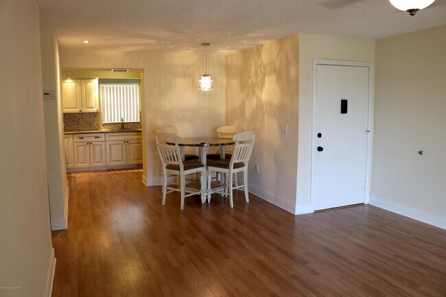 Foto del edificio - 3135 Shady Dell Ln