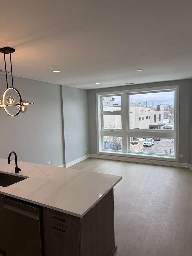 Foto del edificio - 2622 W Adams St