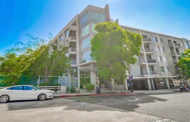 Building Photo - 1643 6th Ave