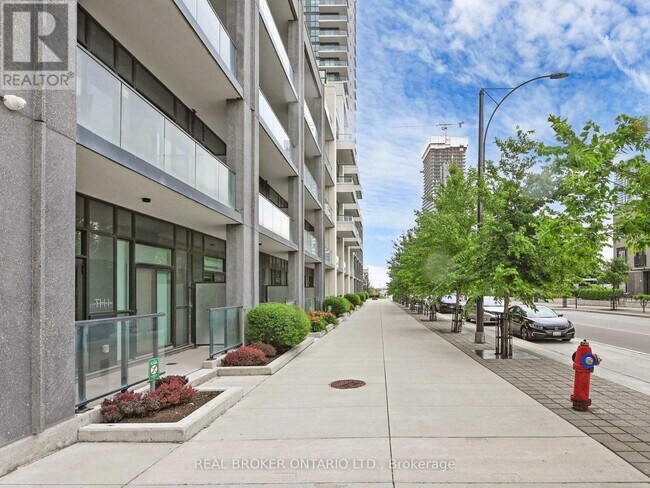 Photo du bâtiment - 4085 Parkside Village Dr