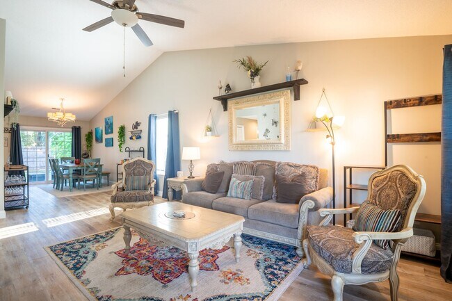 Foto del edificio - FURNISHED MONTHLY RENTAL-AVAILABLE STARTIN...