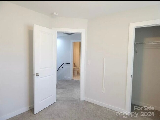 Foto del edificio - 5637 2nd St