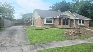 Building Photo - 12119 Mallory Ave