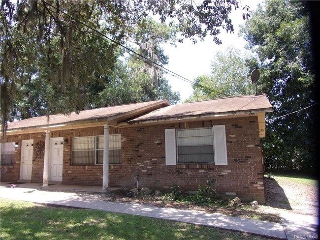 Building Photo - 2372 S Sandburg Point