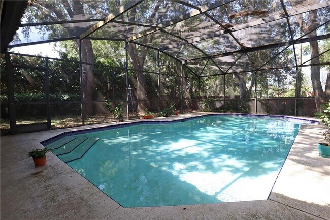 Foto del edificio - 5722 Bay Side Dr