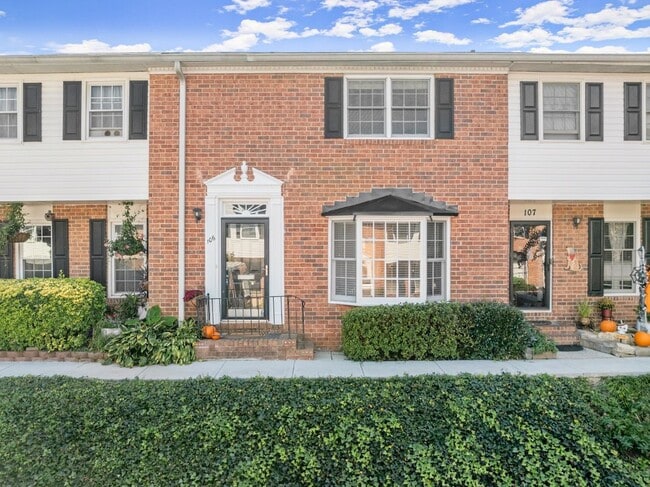 Photo - 6520 Roswell Rd Townhome