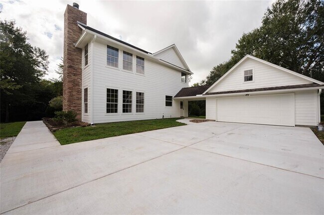 Building Photo - 601 Louisa