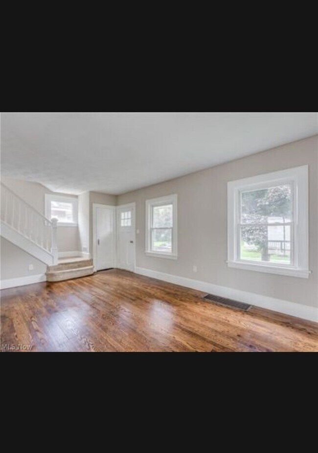 Foto del edificio - 1224 Carey Ave