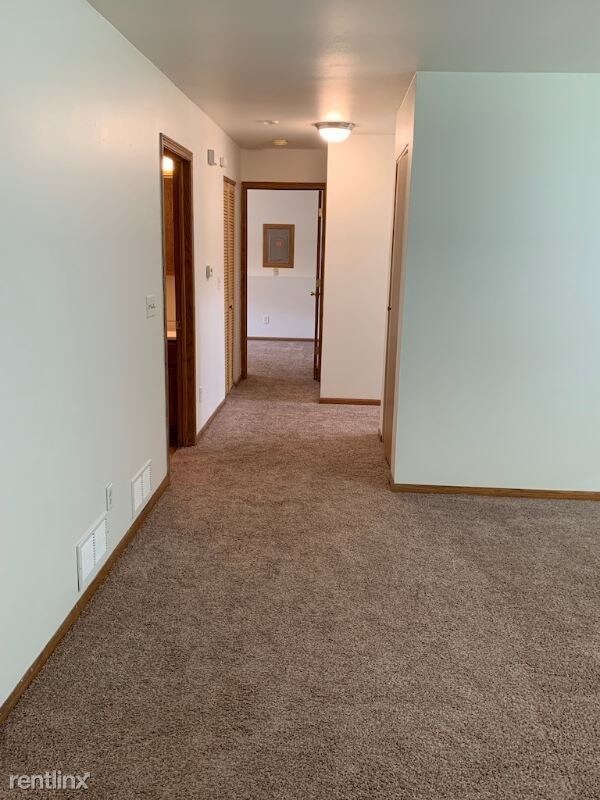 Foto del edificio - 2 br, 1 bath Apartment - 6320 53rd St