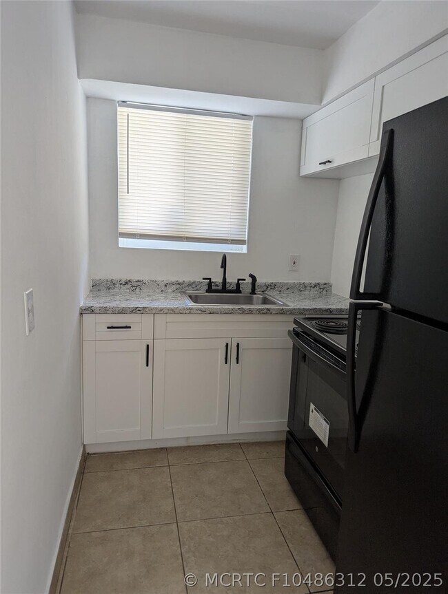 Foto del edificio - 2160 NW 29th St
