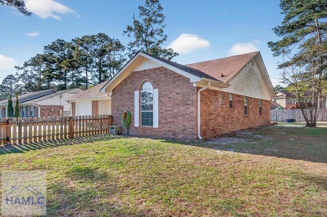 Foto del edificio - 606 Windhaven Dr