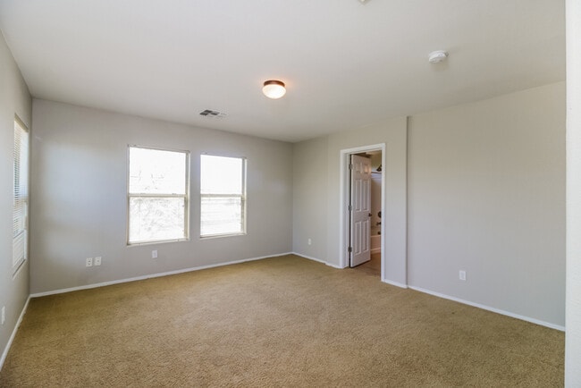 Building Photo - 40275 W Helen Ct