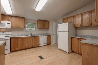 Building Photo - 1323 Avenue E