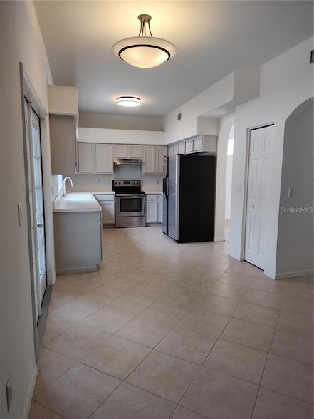 Building Photo - 27536 Breakers Dr
