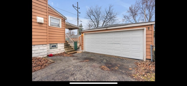 Building Photo - 925 Cherry St