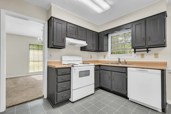 Foto del edificio - 2804 Plum Rd