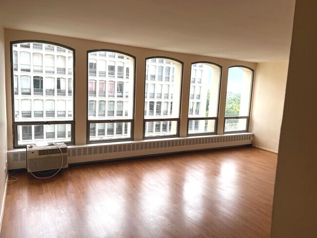 Foto del edificio - 1401 E 55th St