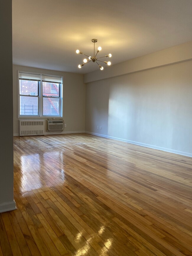 Building Photo - 2665 Homecrest Ave